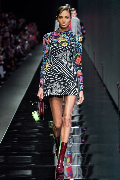 Look 37
